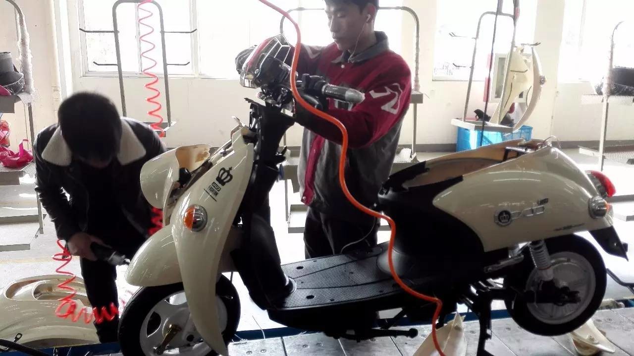 專業(yè)生產(chǎn)PVC護(hù)套、銅排、鋁排、新能源電池銅/鋁軟連接-人禾電子